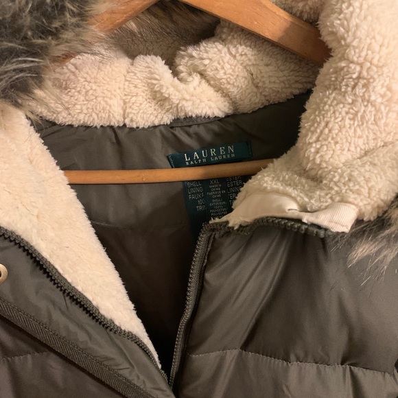 Faux fur trim hooded down coat - Picture 6 of 8